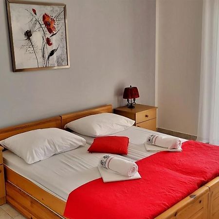 Apartments Mandalinic Omis Bagian luar foto