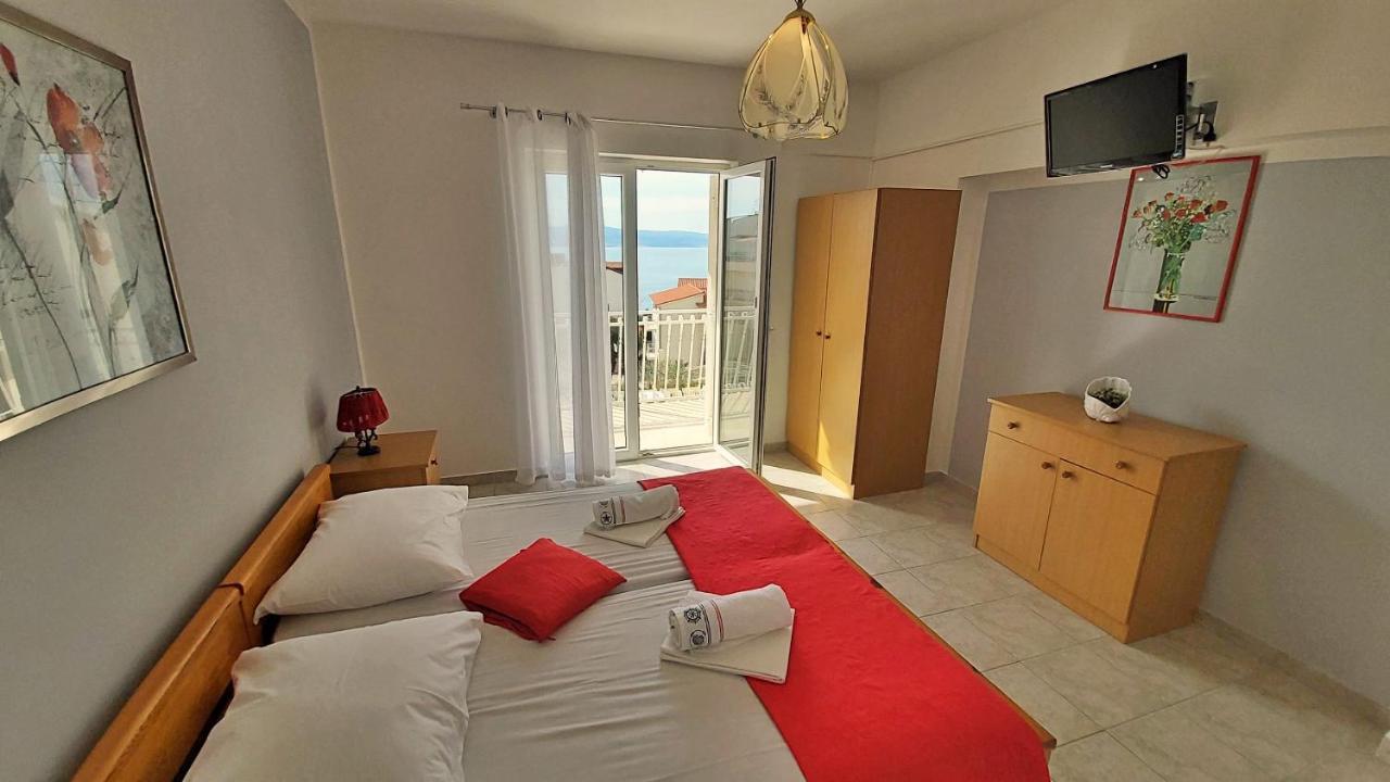 Apartments Mandalinic Omis Bagian luar foto