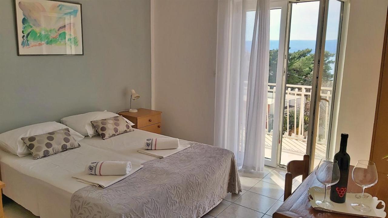 Apartments Mandalinic Omis Bagian luar foto