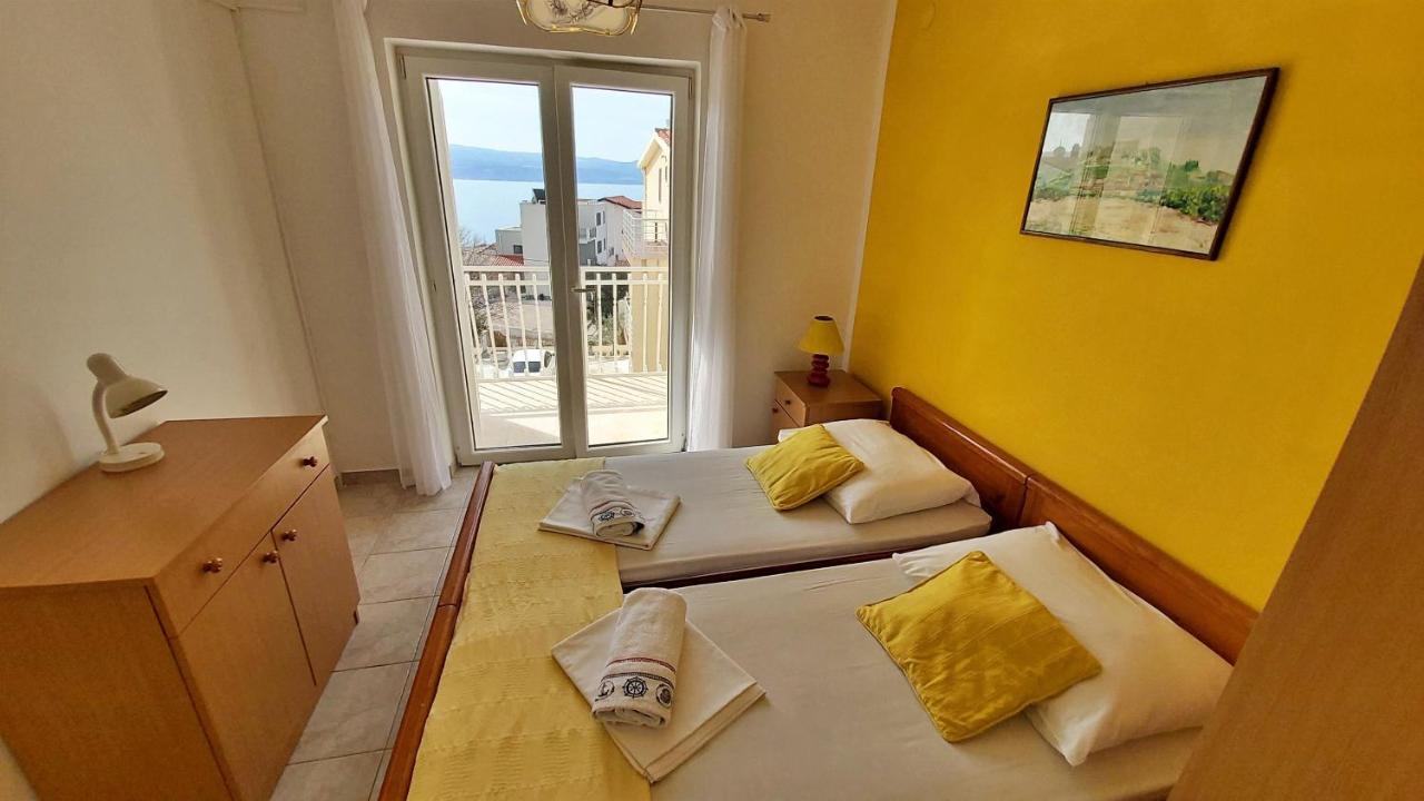 Apartments Mandalinic Omis Bagian luar foto
