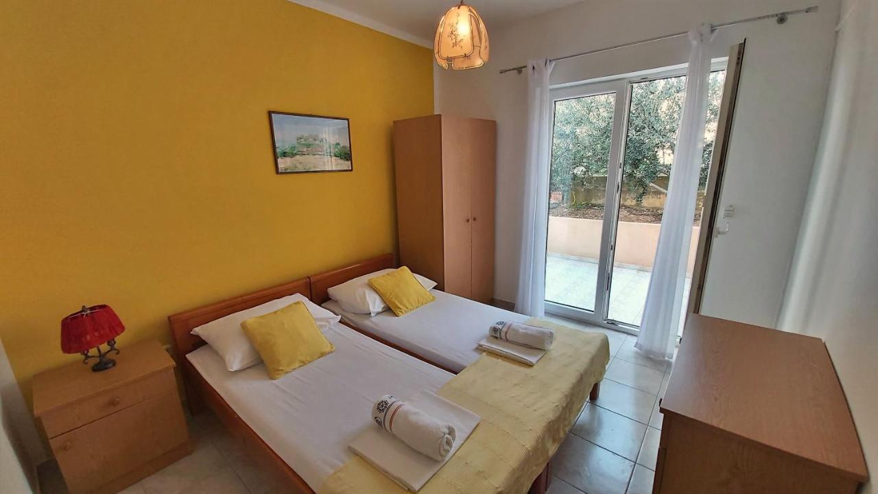 Apartments Mandalinic Omis Bagian luar foto