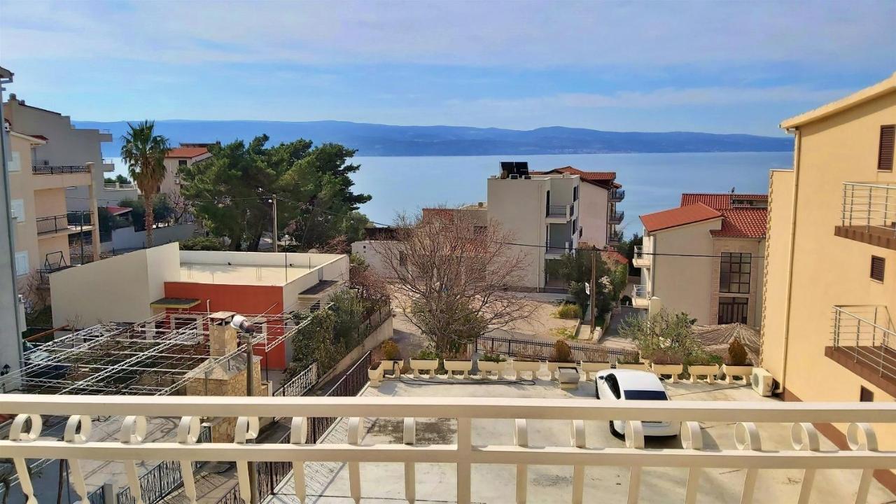 Apartments Mandalinic Omis Bagian luar foto