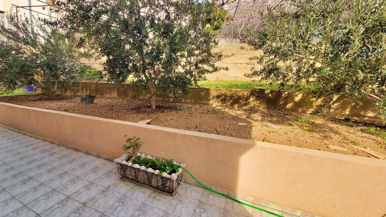 Apartments Mandalinic Omis Bagian luar foto