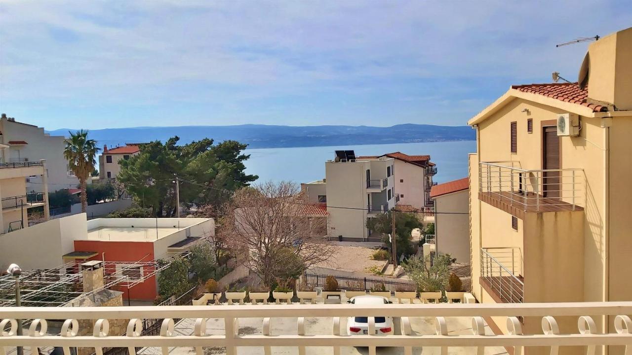 Apartments Mandalinic Omis Bagian luar foto