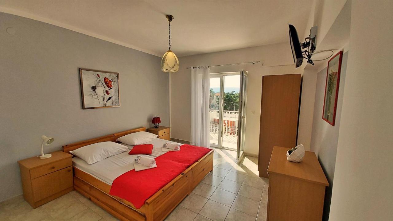Apartments Mandalinic Omis Bagian luar foto