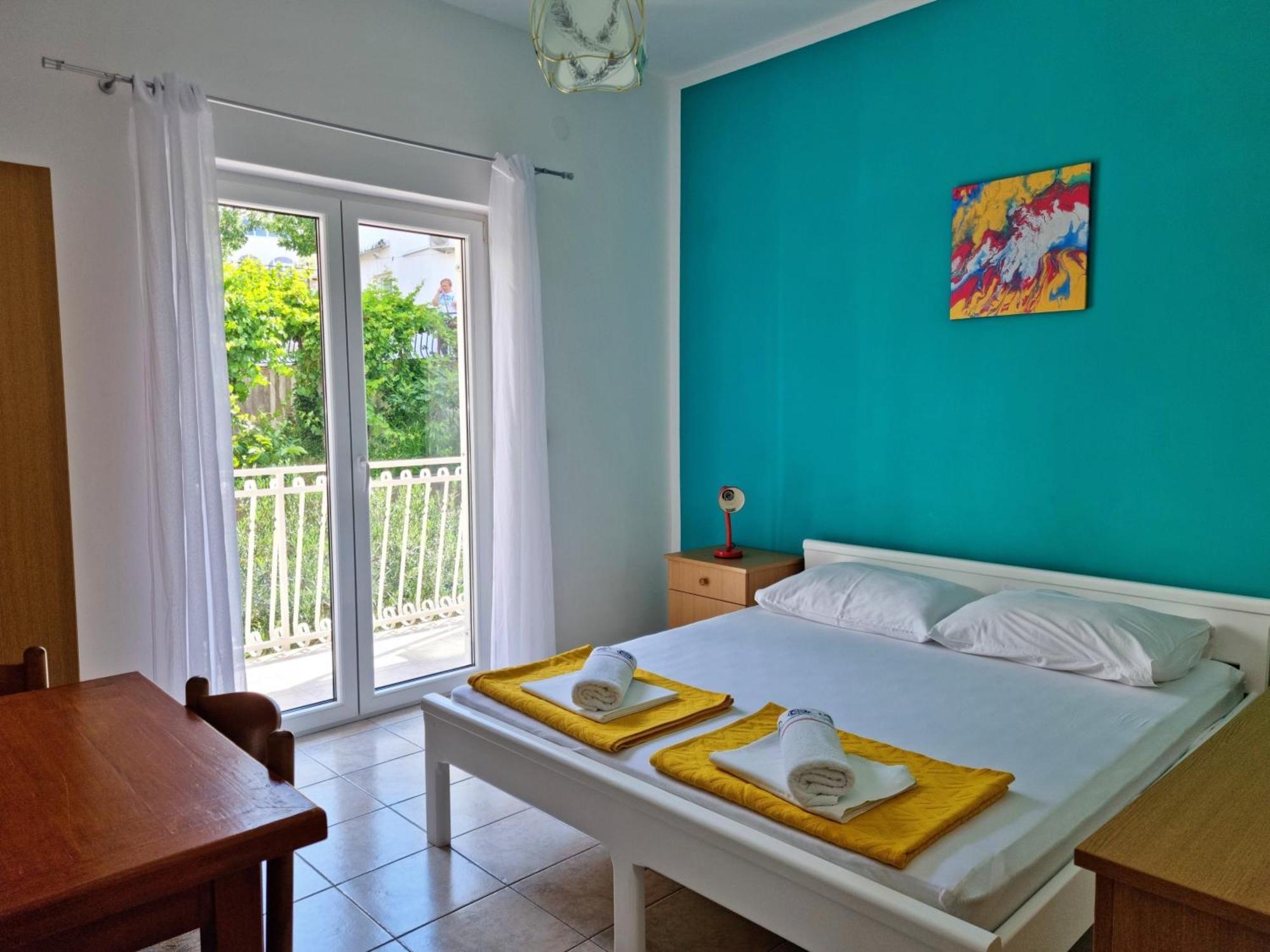 Apartments Mandalinic Omis Bagian luar foto