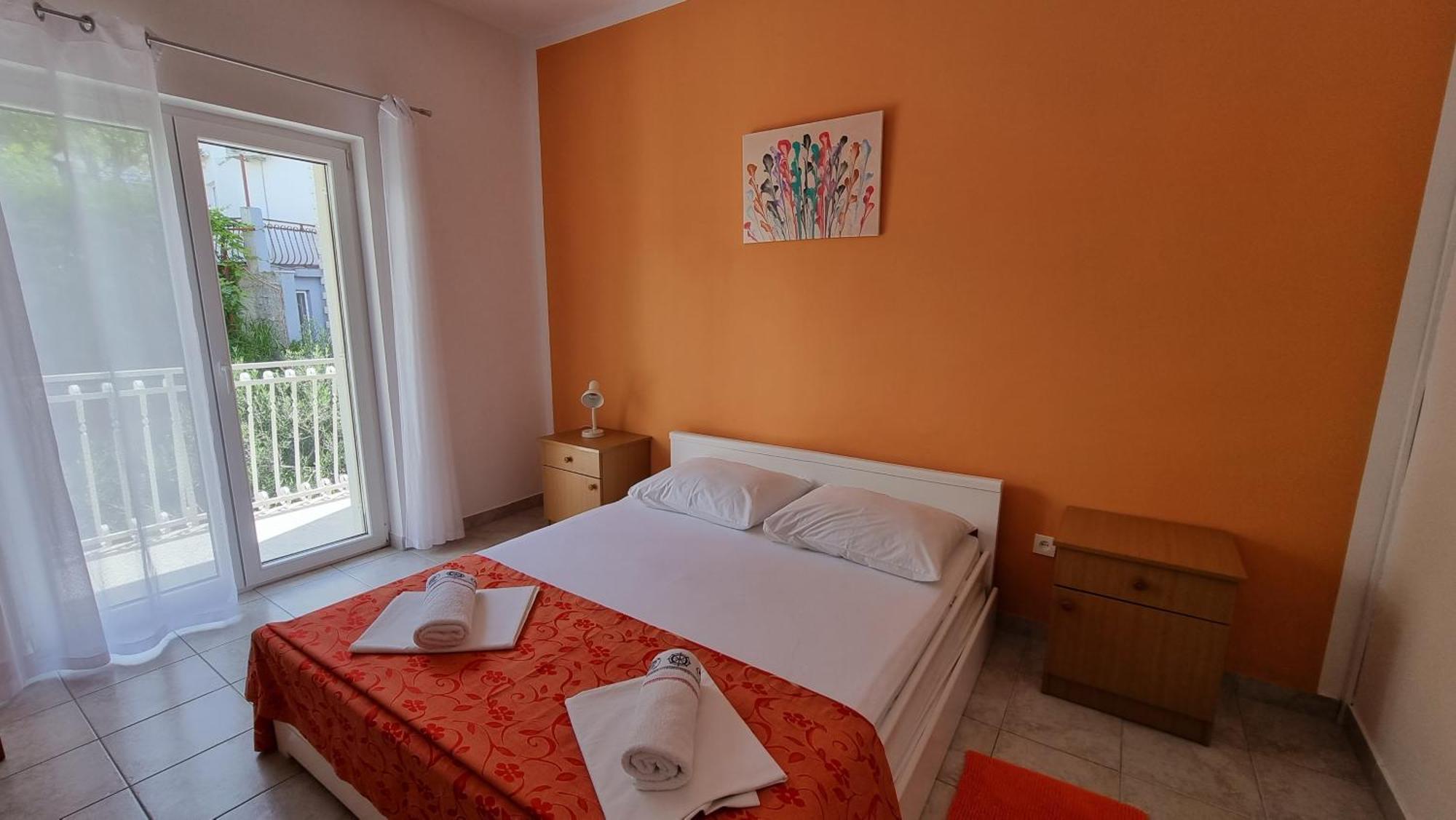 Apartments Mandalinic Omis Bagian luar foto