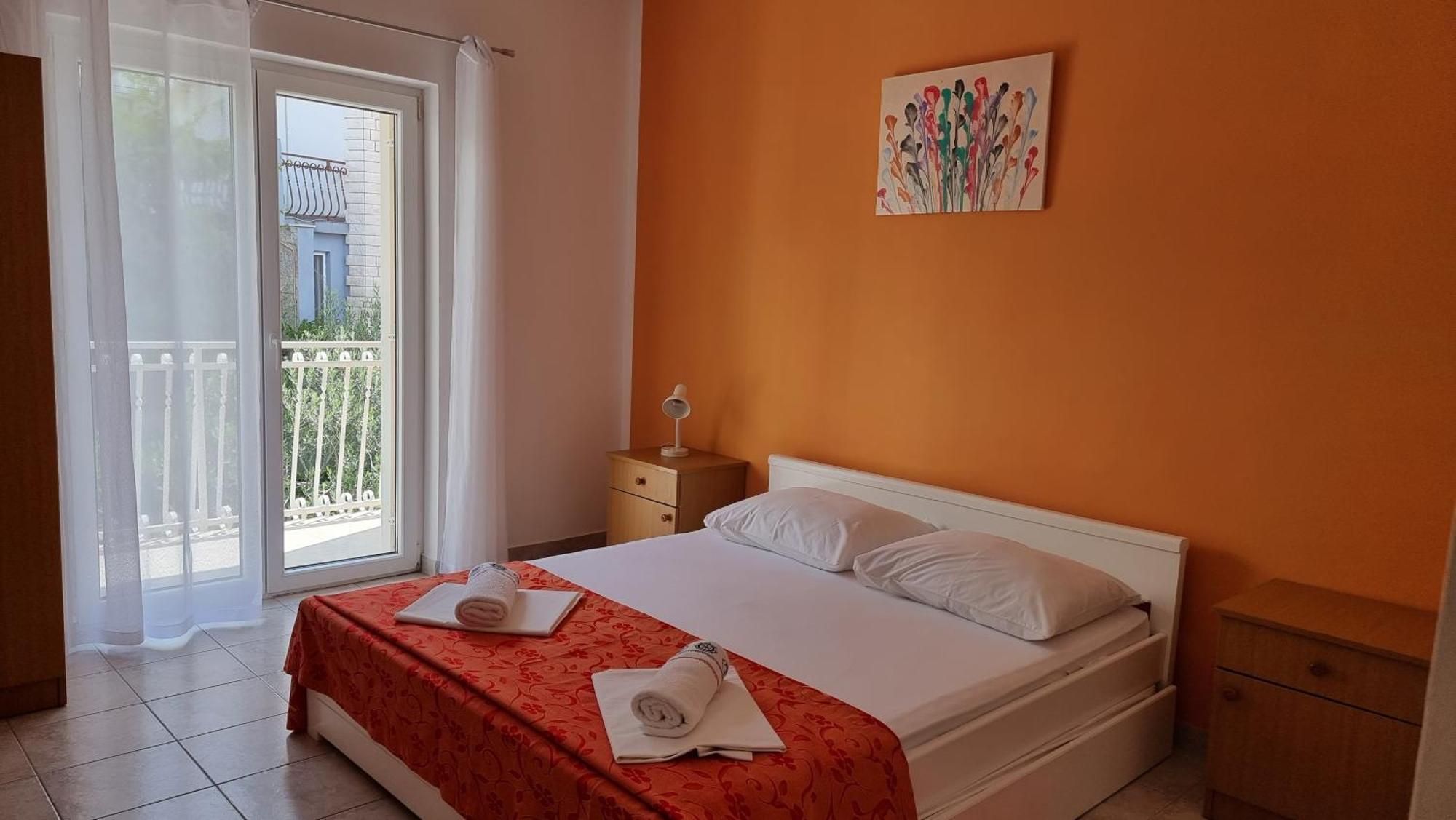 Apartments Mandalinic Omis Bagian luar foto